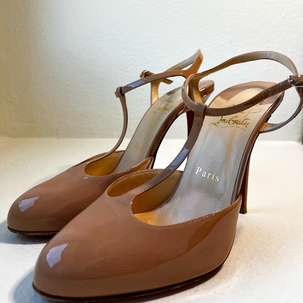 CHRISTIAN LOUBOUTIN Me Pam Pumps